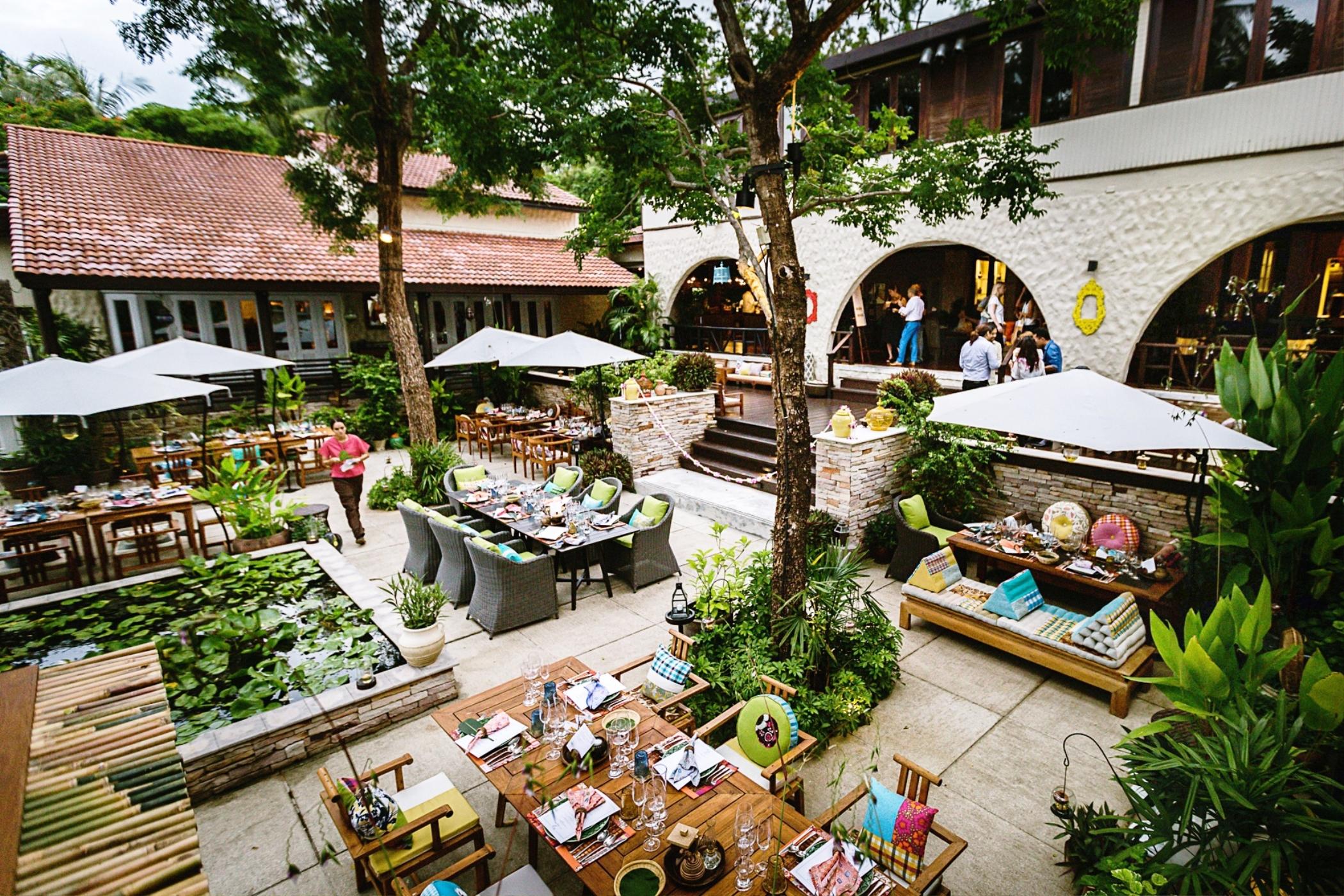Garrya Tongsai Bay Samui Hotel Choeng Mon Eksteriør billede The restaurant's courtyard