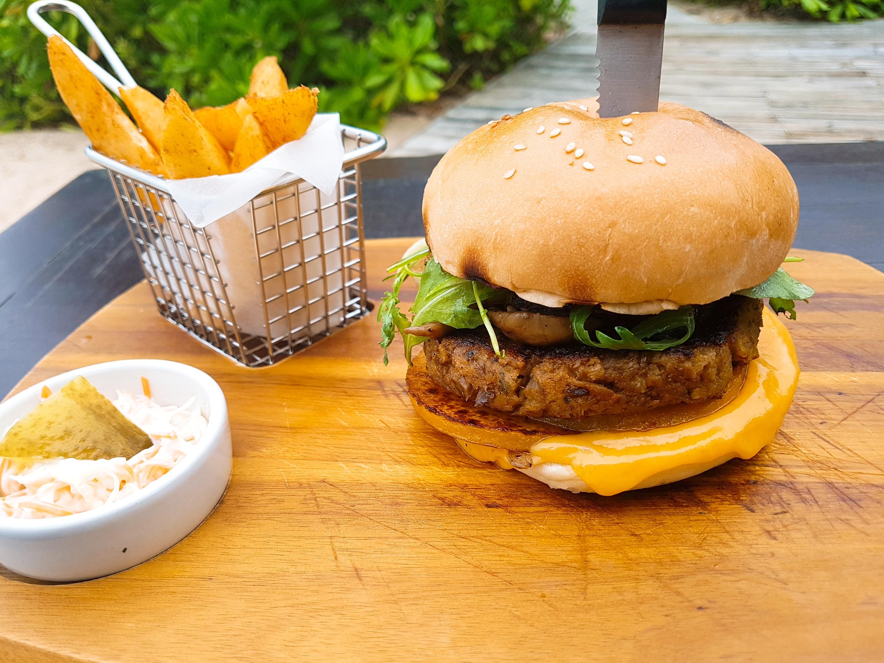 Garrya Tongsai Bay Samui Hotel Choeng Mon Eksteriør billede A vegan burger